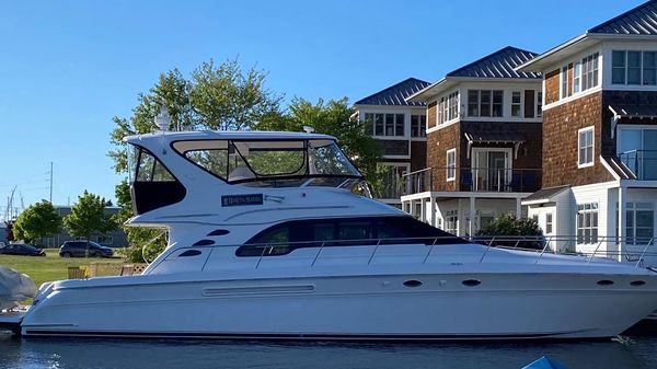 Sea Ray 560 Sedan Bridge