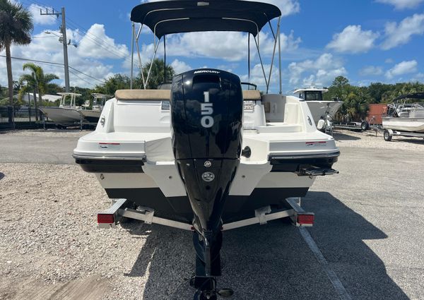 Bayliner VR6 image