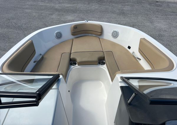 Bayliner VR6 image