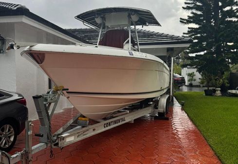 Robalo R260-CENTER-CONSOLE image