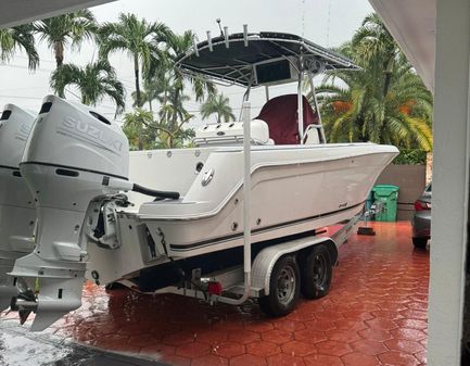 Robalo R260-CENTER-CONSOLE image