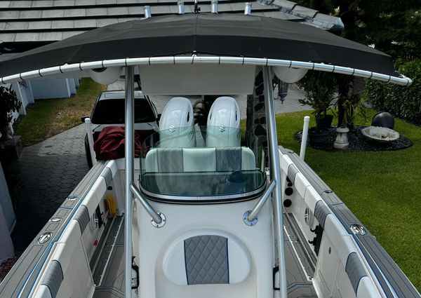 Robalo R260-CENTER-CONSOLE image