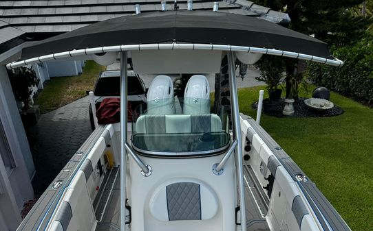 Robalo R260-CENTER-CONSOLE image