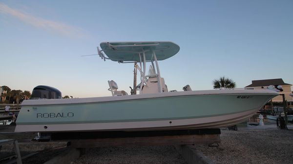 Robalo 246 Cayman 