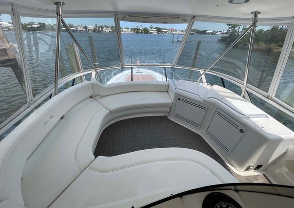 Sea Ray 560 Sedan Bridge image