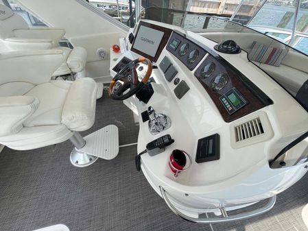 Sea Ray 560 Sedan Bridge image