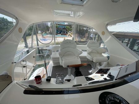 Sea Ray 560 Sedan Bridge image