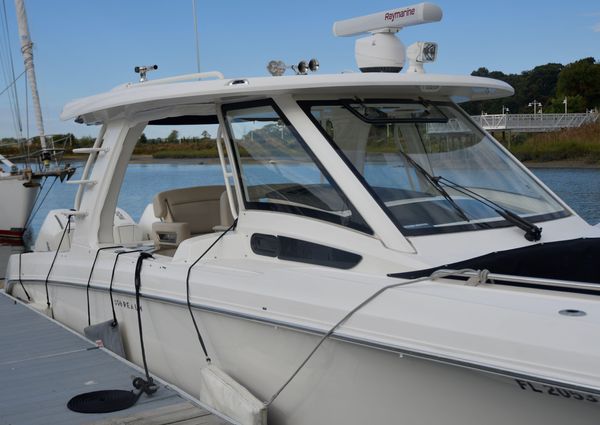 Boston Whaler 350 Realm image