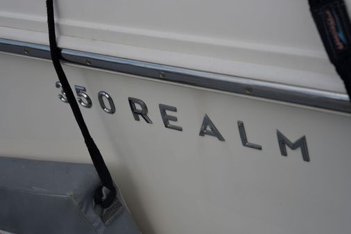 Boston Whaler 350 Realm image