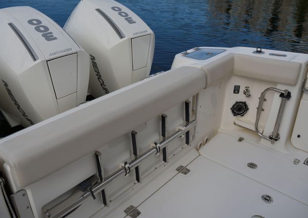 Boston Whaler 350 Realm image