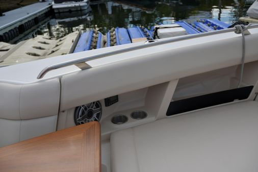 Boston Whaler 350 Realm image