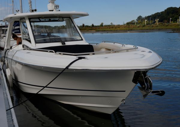 Boston Whaler 350 Realm image