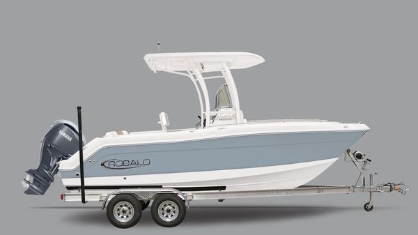 Robalo R222 Center Console 