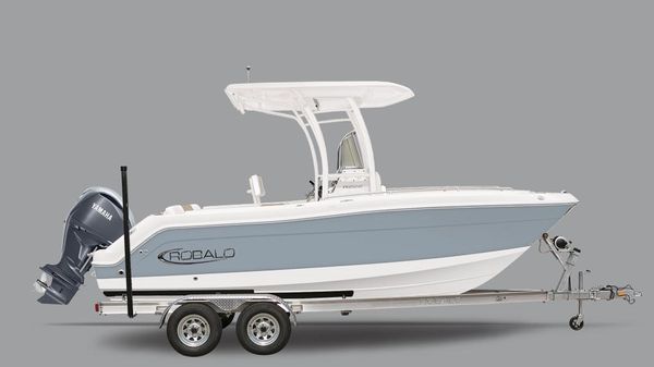 Robalo R222 Center Console