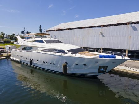 Ferretti-yachts CUSTOM-LINE-94 image