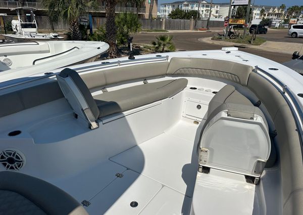 Sportsman Open 282 Center Console image