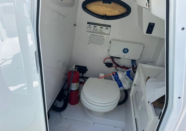 Sportsman Open 282 Center Console image