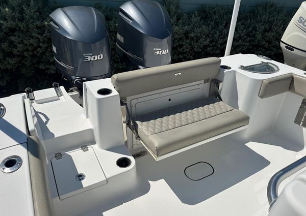 Sportsman Open 282 Center Console image