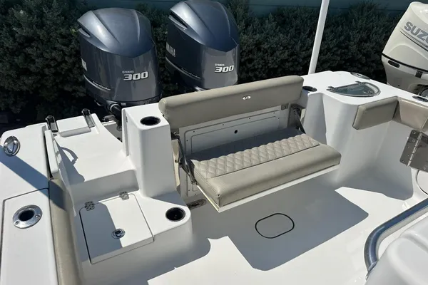 Sportsman Open 282 Center Console image