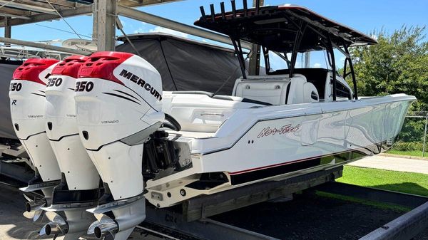 Nor-Tech 390 Sport Center Console 