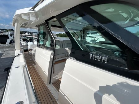 Tiara Yachts 48 LS image