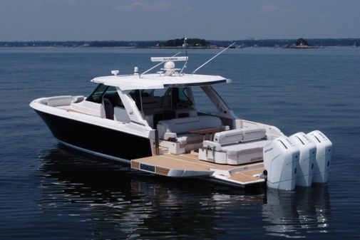 Tiara Yachts 48 LS image