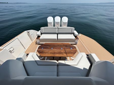 Tiara Yachts 48 LS image