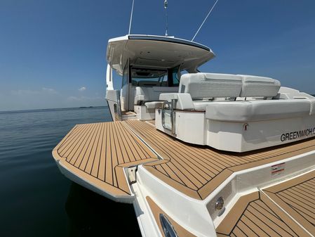 Tiara Yachts 48 LS image