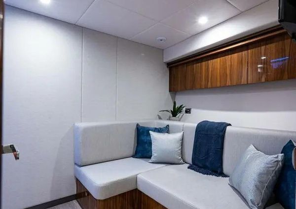 Riviera 5400 Sport Yacht Platinum Edition image