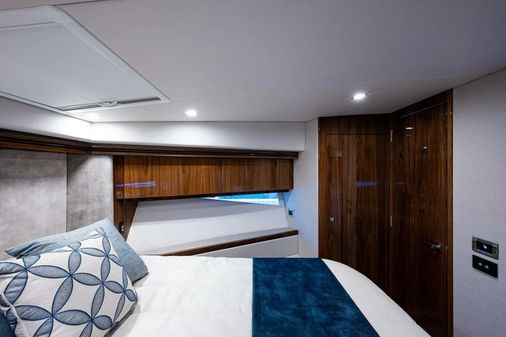 Riviera 5400 Sport Yacht Platinum Edition image