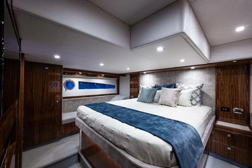 Riviera 5400 Sport Yacht Platinum Edition image