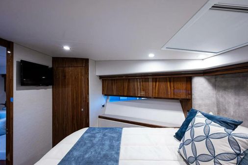 Riviera 5400 Sport Yacht Platinum Edition image