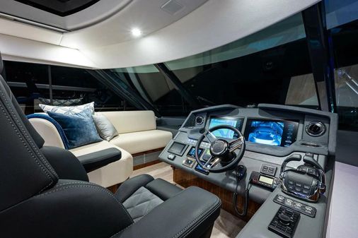 Riviera 5400 Sport Yacht Platinum Edition image