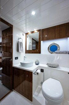 Riviera 5400 Sport Yacht Platinum Edition image