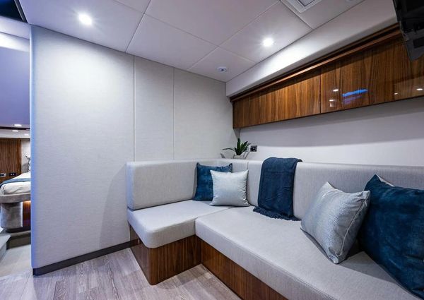 Riviera 5400 Sport Yacht Platinum Edition image