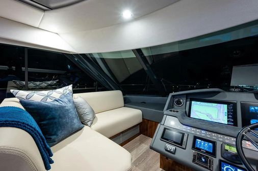 Riviera 5400 Sport Yacht Platinum Edition image