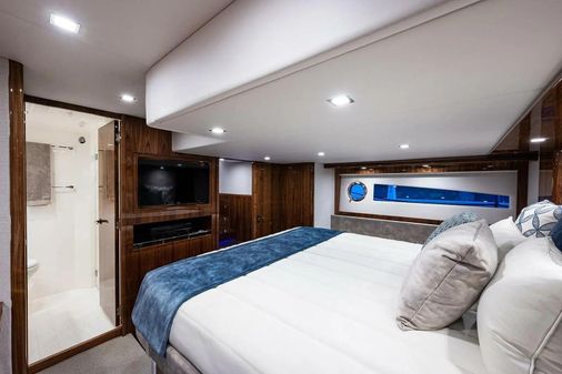 Riviera 5400 Sport Yacht Platinum Edition image