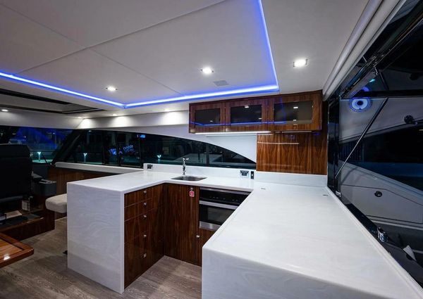 Riviera 5400 Sport Yacht Platinum Edition image