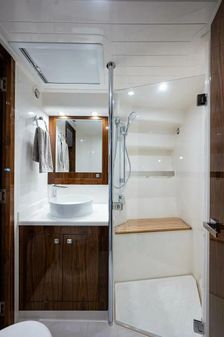 Riviera 5400 Sport Yacht Platinum Edition image