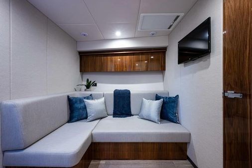 Riviera 5400 Sport Yacht Platinum Edition image