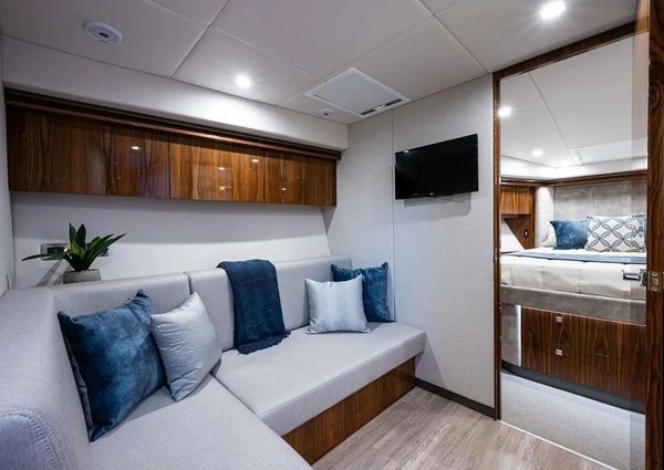 Riviera 5400 Sport Yacht Platinum Edition image