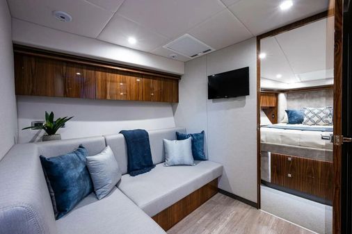 Riviera 5400 Sport Yacht Platinum Edition image