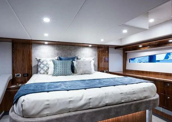 Riviera 5400 Sport Yacht Platinum Edition image