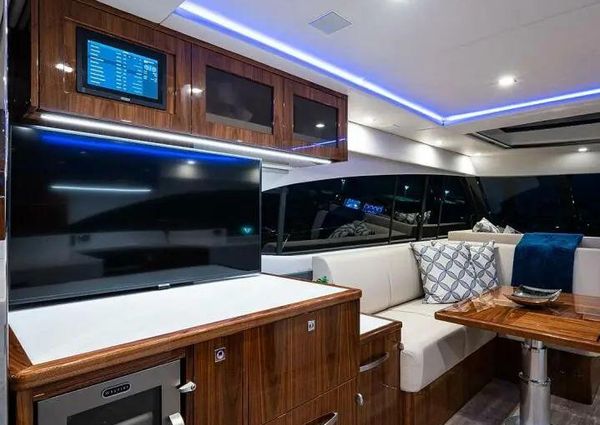 Riviera 5400 Sport Yacht Platinum Edition image