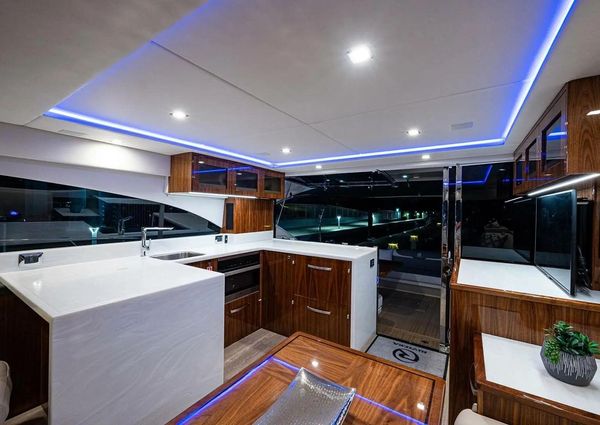 Riviera 5400 Sport Yacht Platinum Edition image