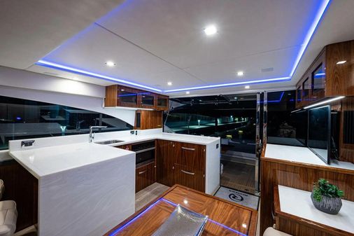 Riviera 5400 Sport Yacht Platinum Edition image