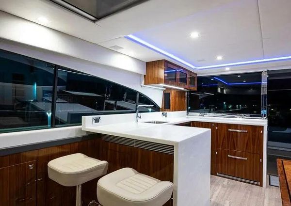 Riviera 5400 Sport Yacht Platinum Edition image