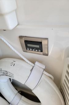 Sea Ray DAC Sundancer Coupe image