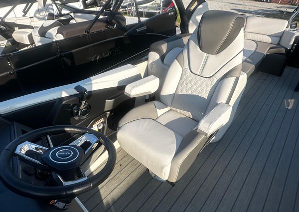 Tahoe-pontoon CASCADE-PLATINUM-QUAD-LOUNGE-25 image