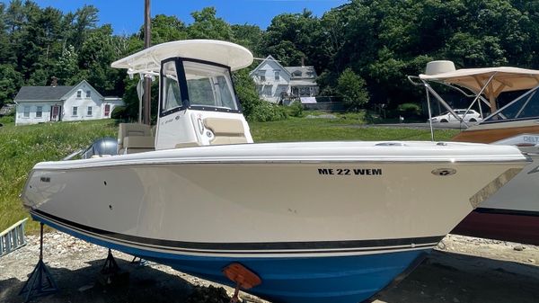 Pursuit C 238 Center Console